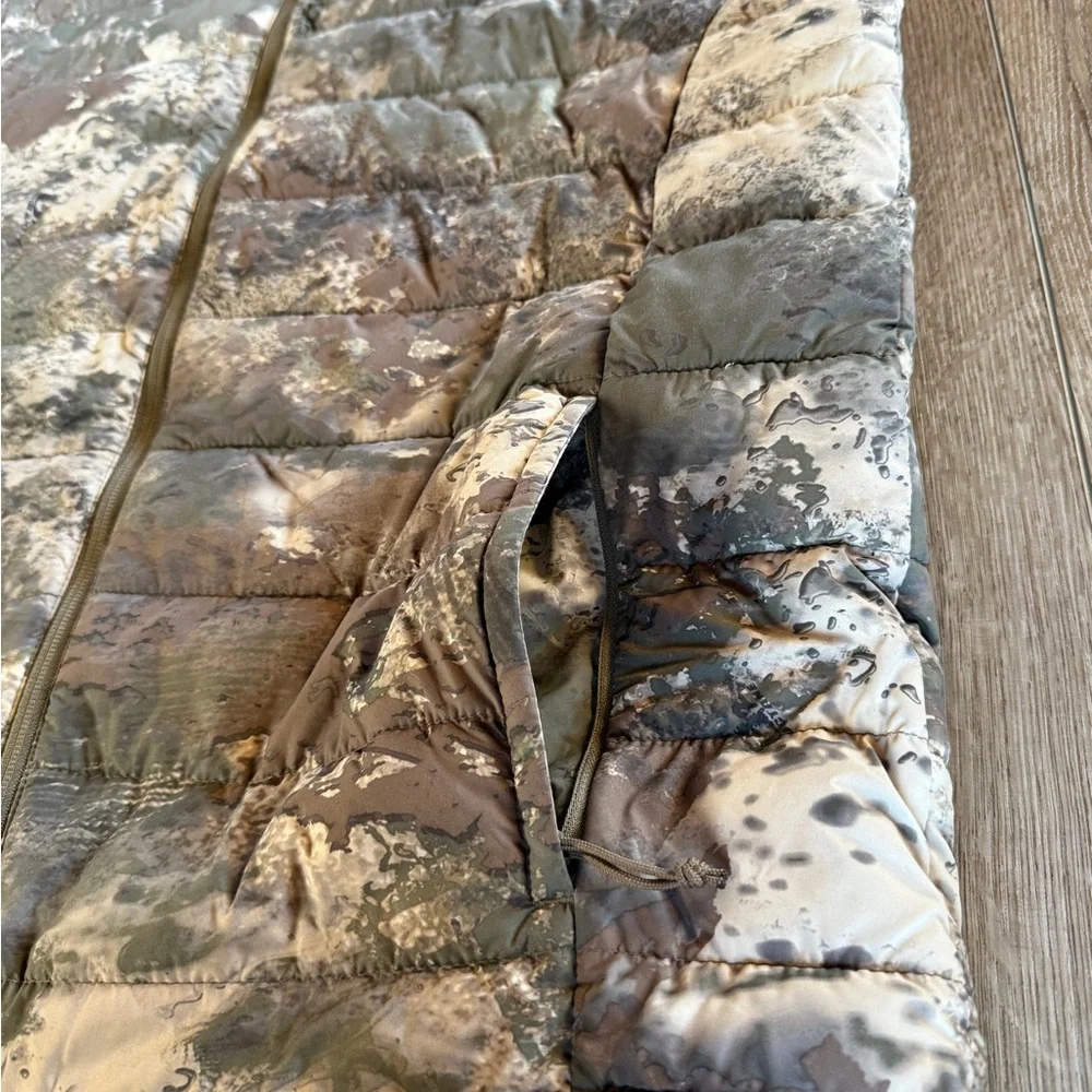 Cabela’s 3M Thinsulate Featherless Camo Vest Size Large
